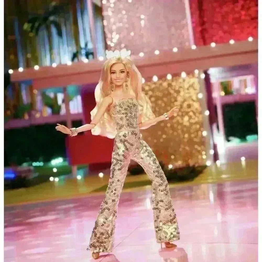 Barbie the Movie Golden Star Disco Stylish Doll Margot Robbie as Barbie - Picture 2 of 9